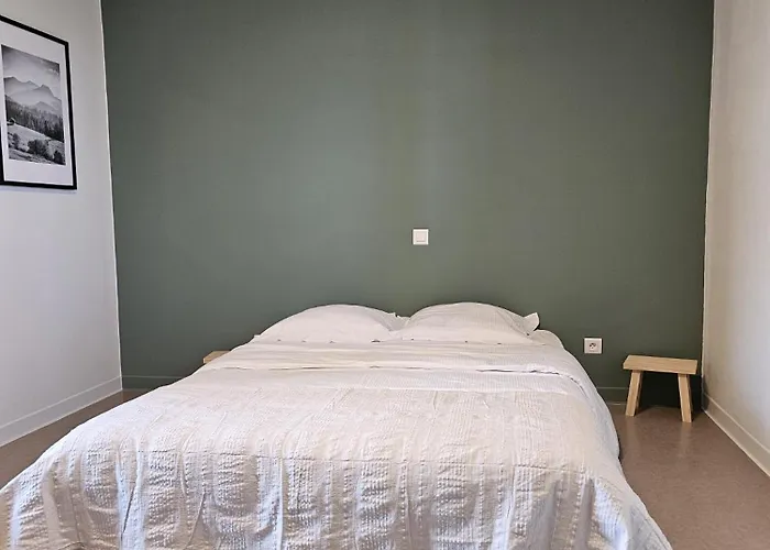 Restaurant Domaine De Sangayrac Отель Saint-Amans-des-Cots