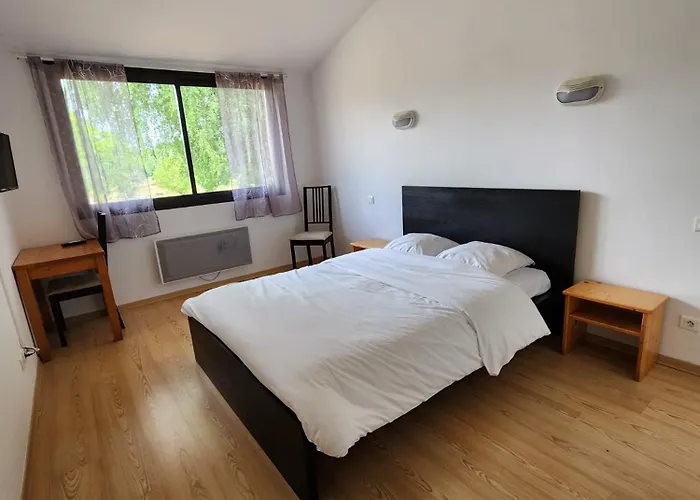 Отель Restaurant Domaine De Sangayrac