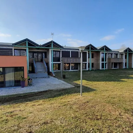 Hotel Restaurant Domaine De Sangayrac Saint-Amans-des-Cots