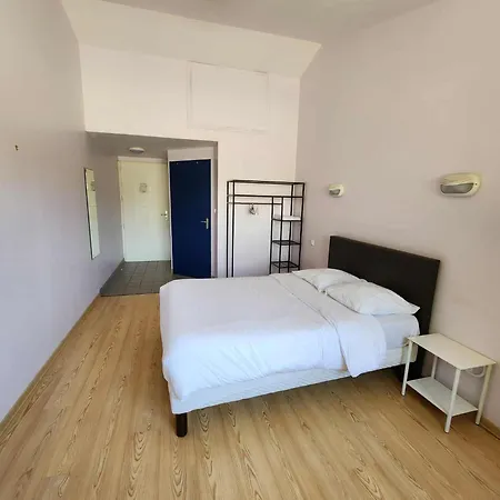 Hotel Restaurant Domaine De Sangayrac *