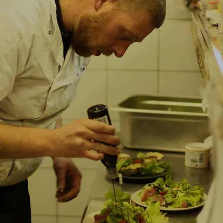 Restaurant Domaine De Sangayrac Hotel Saint-Amans-des-Cots